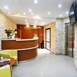 Aparthotel Adler
