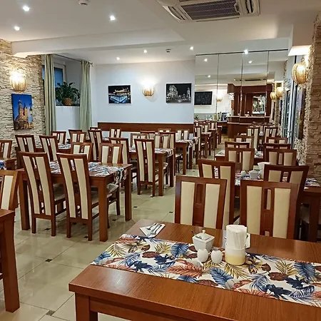 Aparthotel Adler